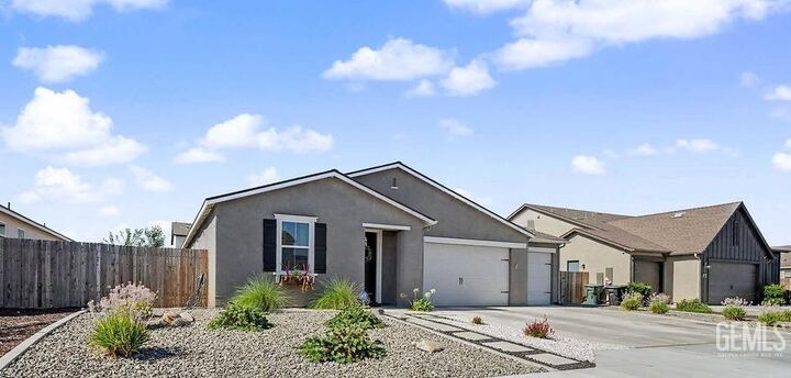 Property Photo: 7717 Ridge Forest Drive CA 93313