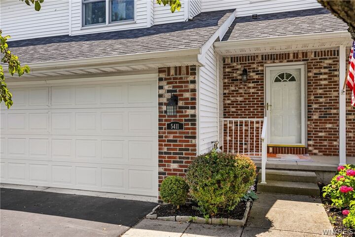 Property Photo:  5411 Village Station Circle  NY 14221 