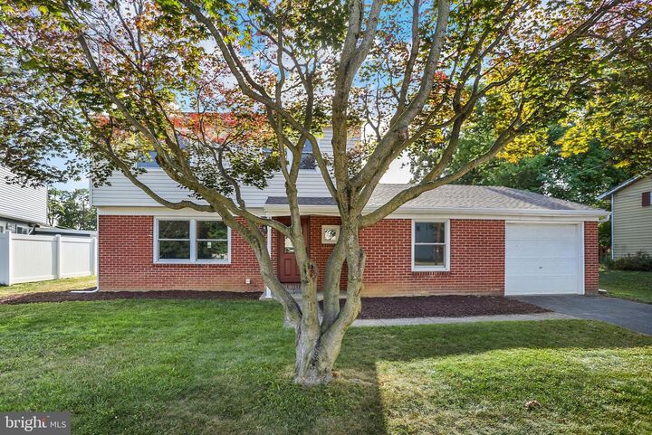 Property Photo:  201 Linda Drive  PA 17055 