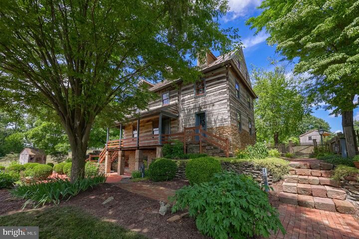 Property Photo:  3646 Meadow View Road  PA 17545 