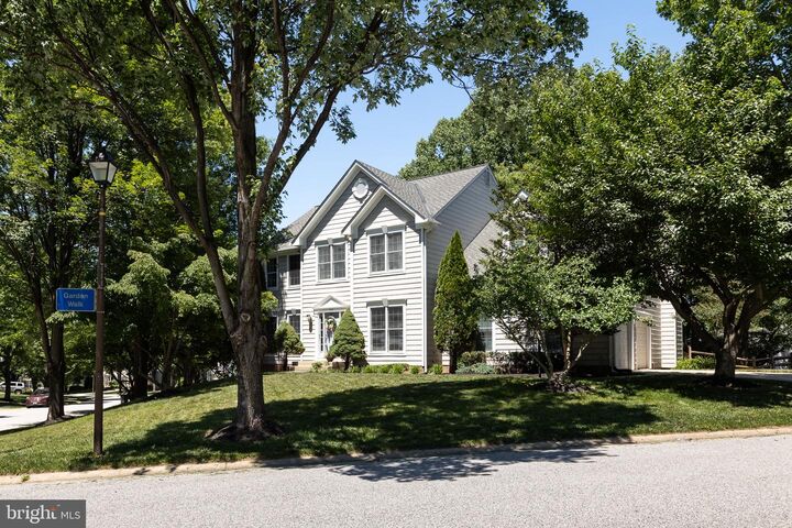 Property Photo:  7074 Garden Walk  MD 21044 