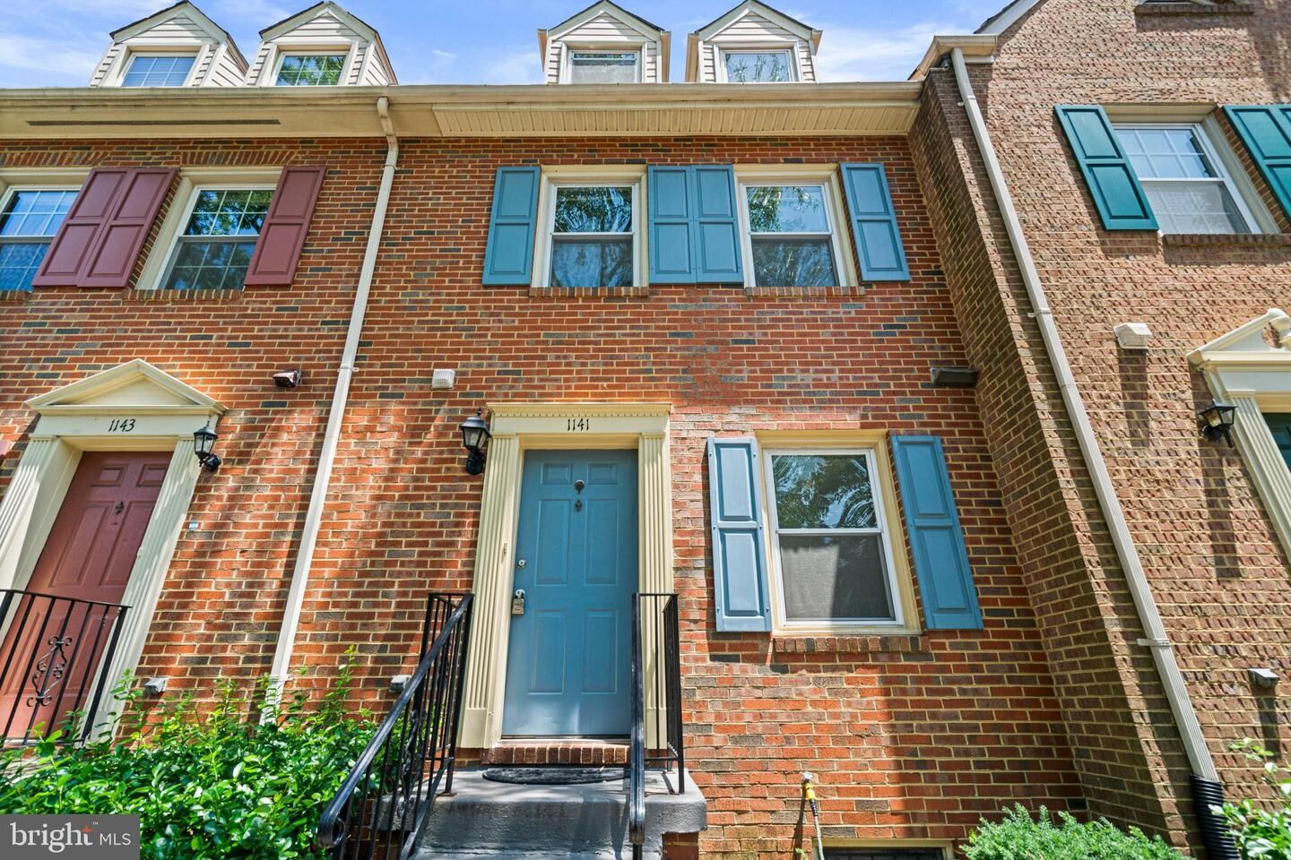 Property Photo: 1141 N Vernon Street VA 22201