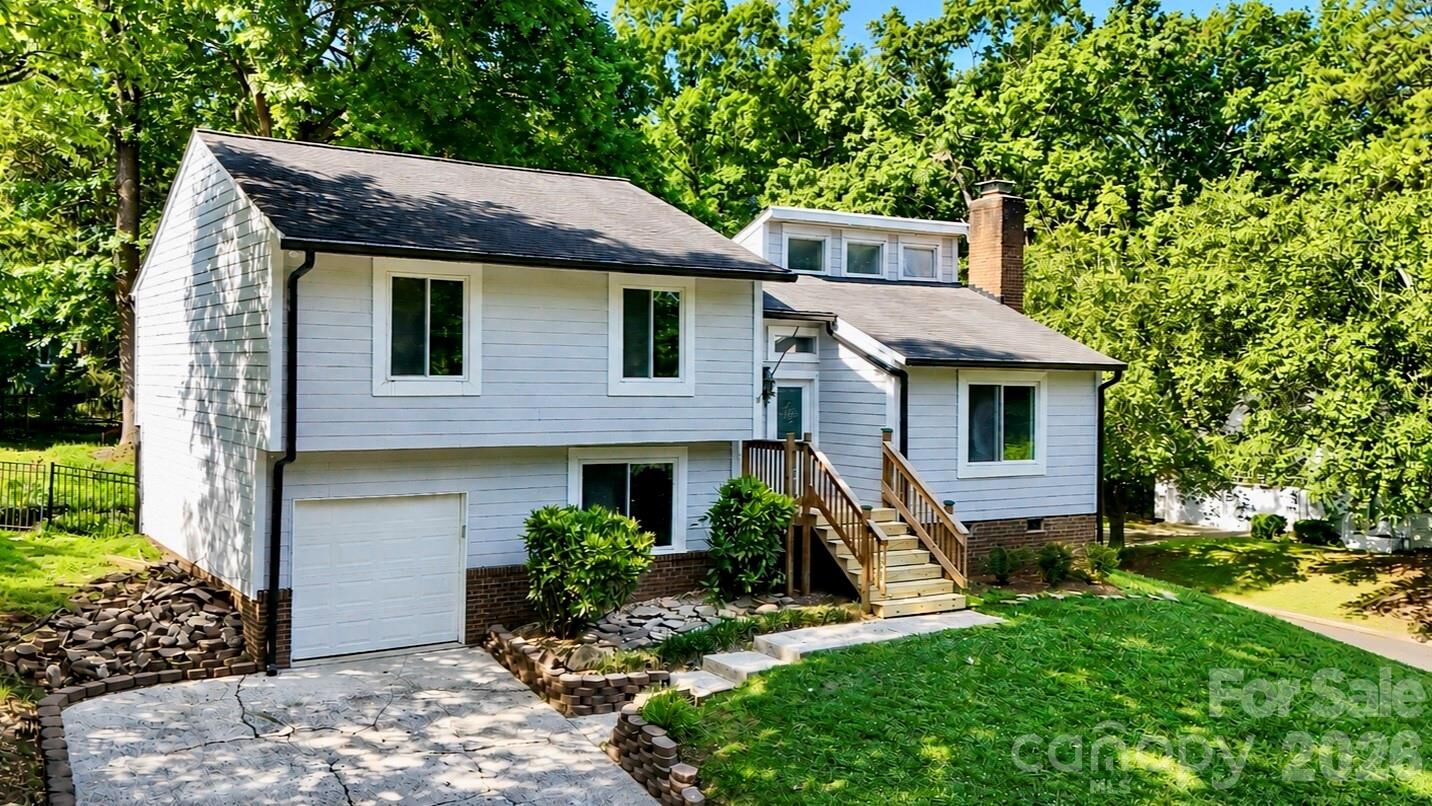 Property Photo: 10129 Eagle Court NC 28277