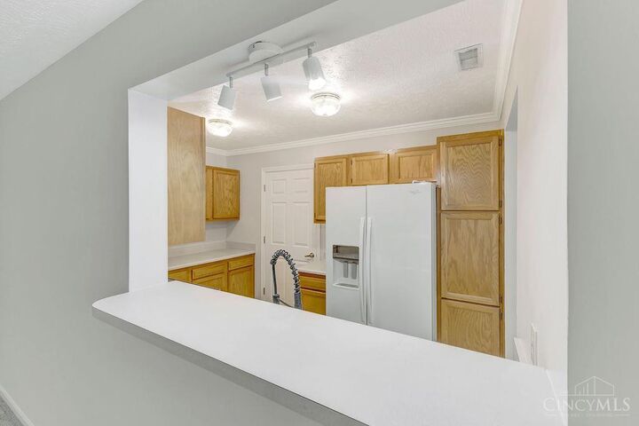 Property Photo: 100 Rough Way OH 45036