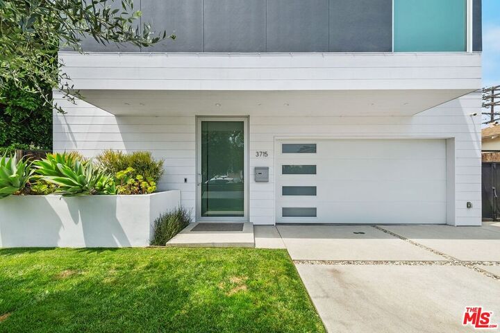 Property Photo:  3715 Meier St  CA 90066 
