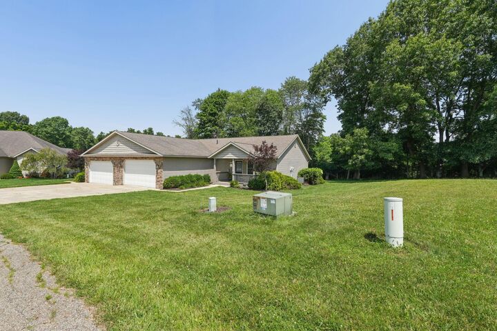 Property Photo: 518A Hickory Lane OH 43028