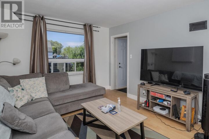 Property Photo: 262 Brock St E ON P7E 4H4