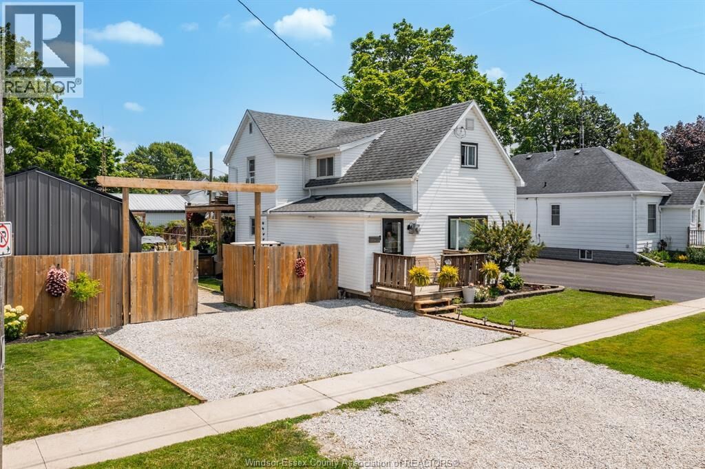 Property Photo:  31 Forhan Street  ON N8A 3S4 