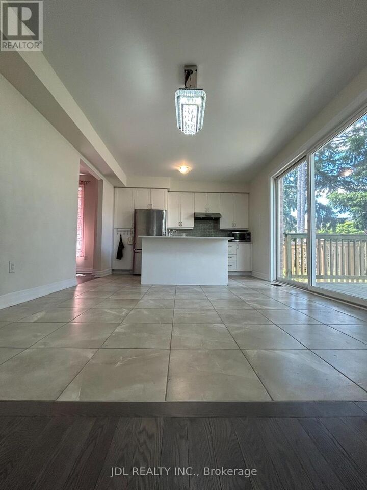 Property Photo: 15 Wildflower Way ON M1E 2T1