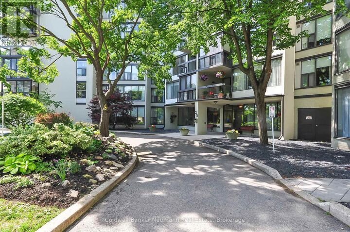Property Photo:  23 Woodlawn Road East 305  ON N1H 7G6 