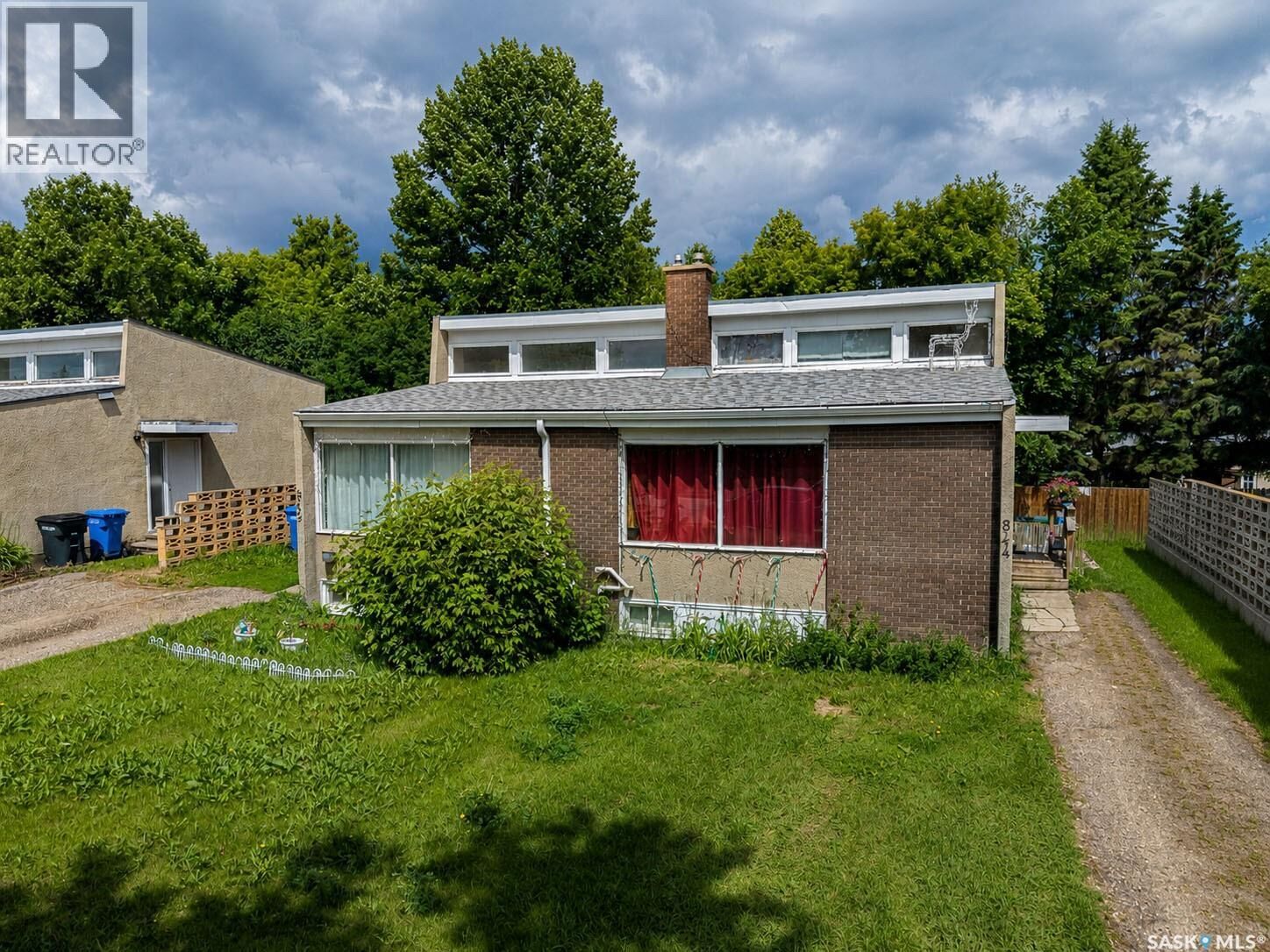 Property Photo:  842-844 28th Street E  SK S6V 1Y1 