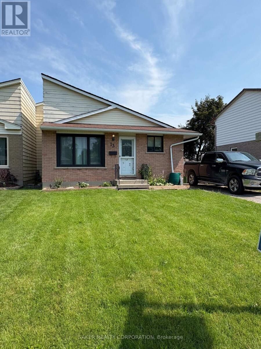 Property Photo:  13 Pol Court  ON N5R 5P9 
