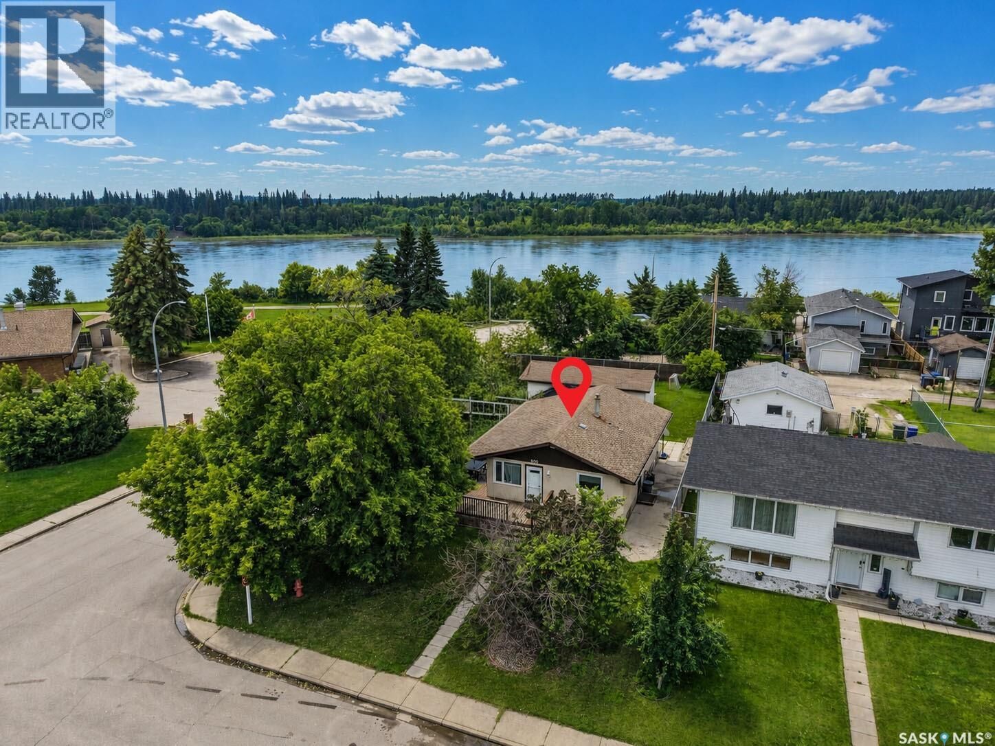 Property Photo: 800 1st Street E SK S6V 0C2
