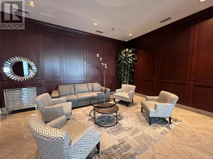 Property Photo:  234 Rideau Street 1007  ON K1N 0A9 