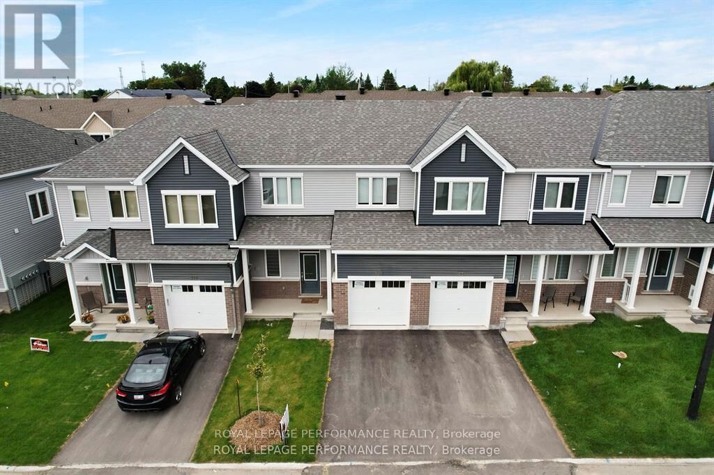Property Photo: 254 Falsetto Street ON K1W 0S4