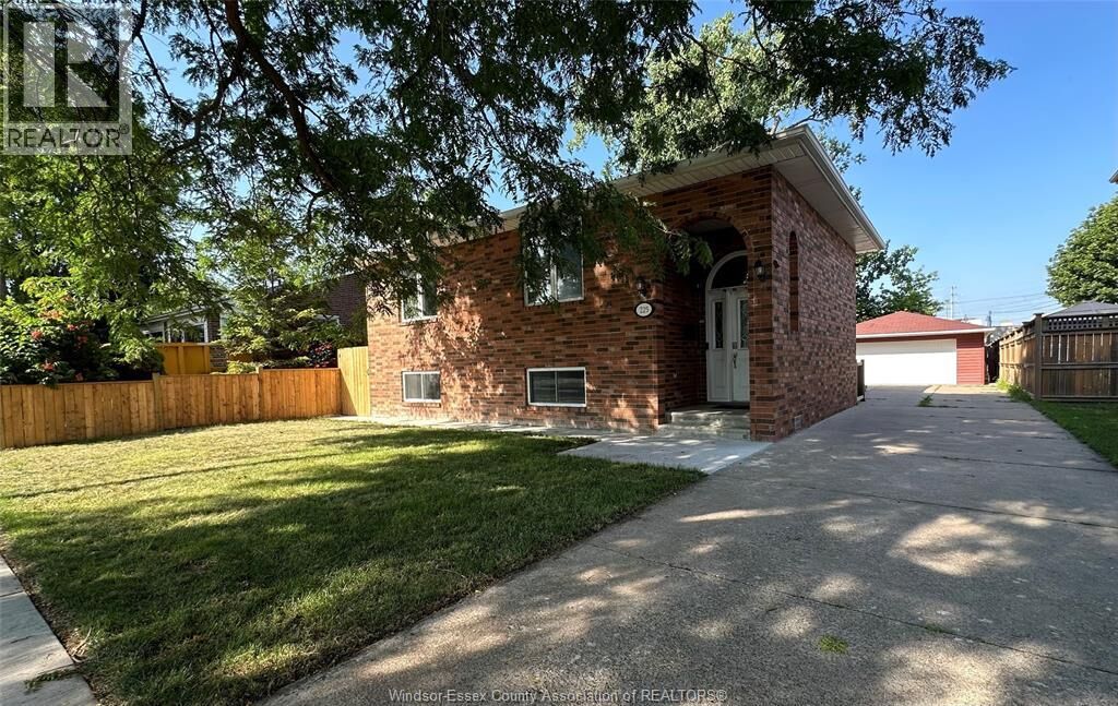 Property Photo:  225 Frank Avenue  ON N8S 3N7 