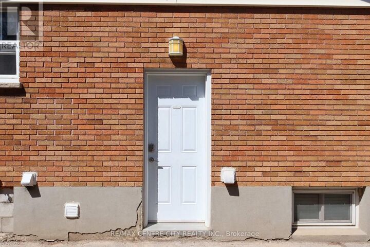Property Photo: 83 Britannia Avenue ON N6H 2J3