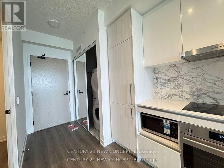 Property Photo:  225 Commerce Street 4105  ON L4K 0R1 