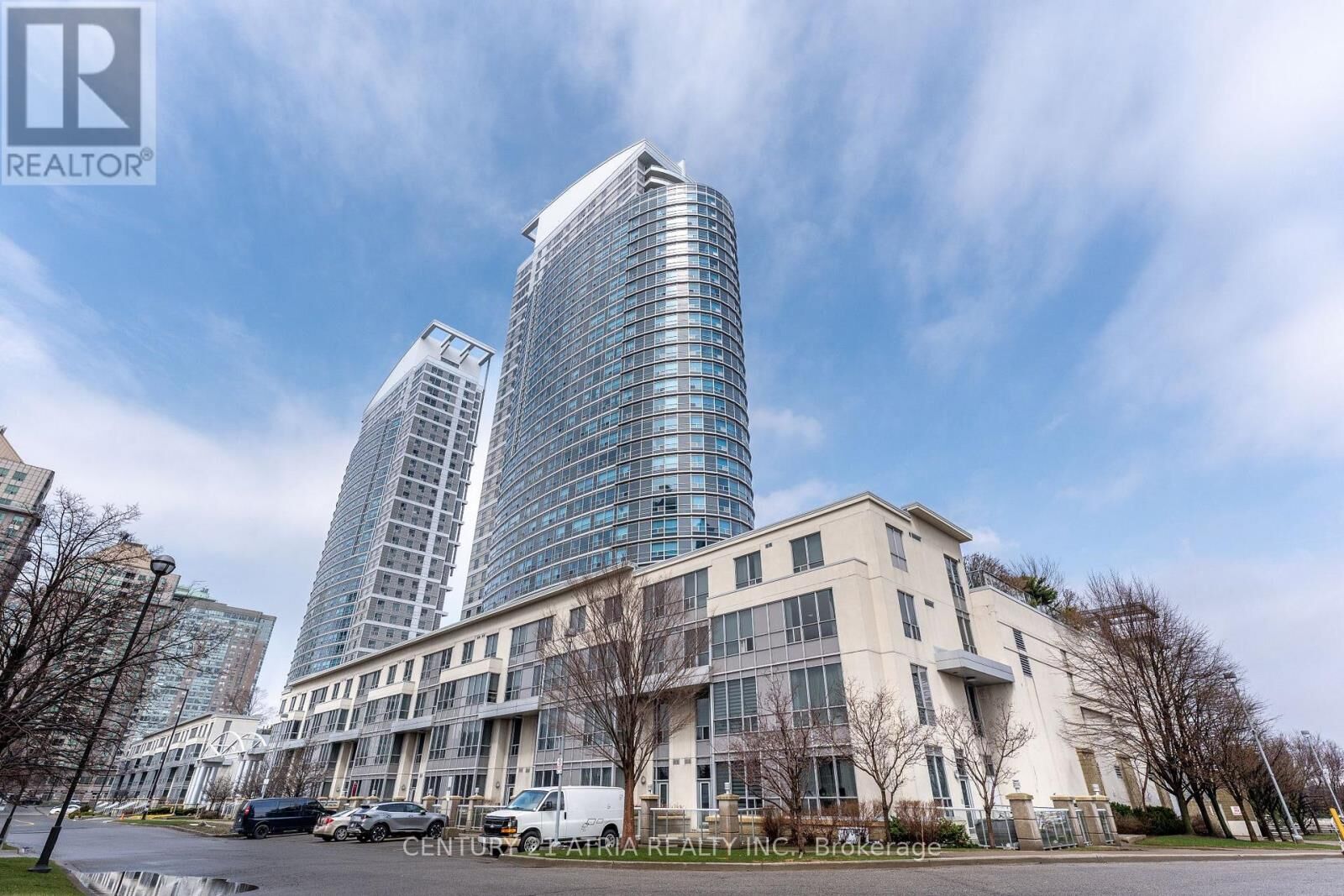 Property Photo: 38 Lee Centre Drive 3112 ON M1H 3J7
