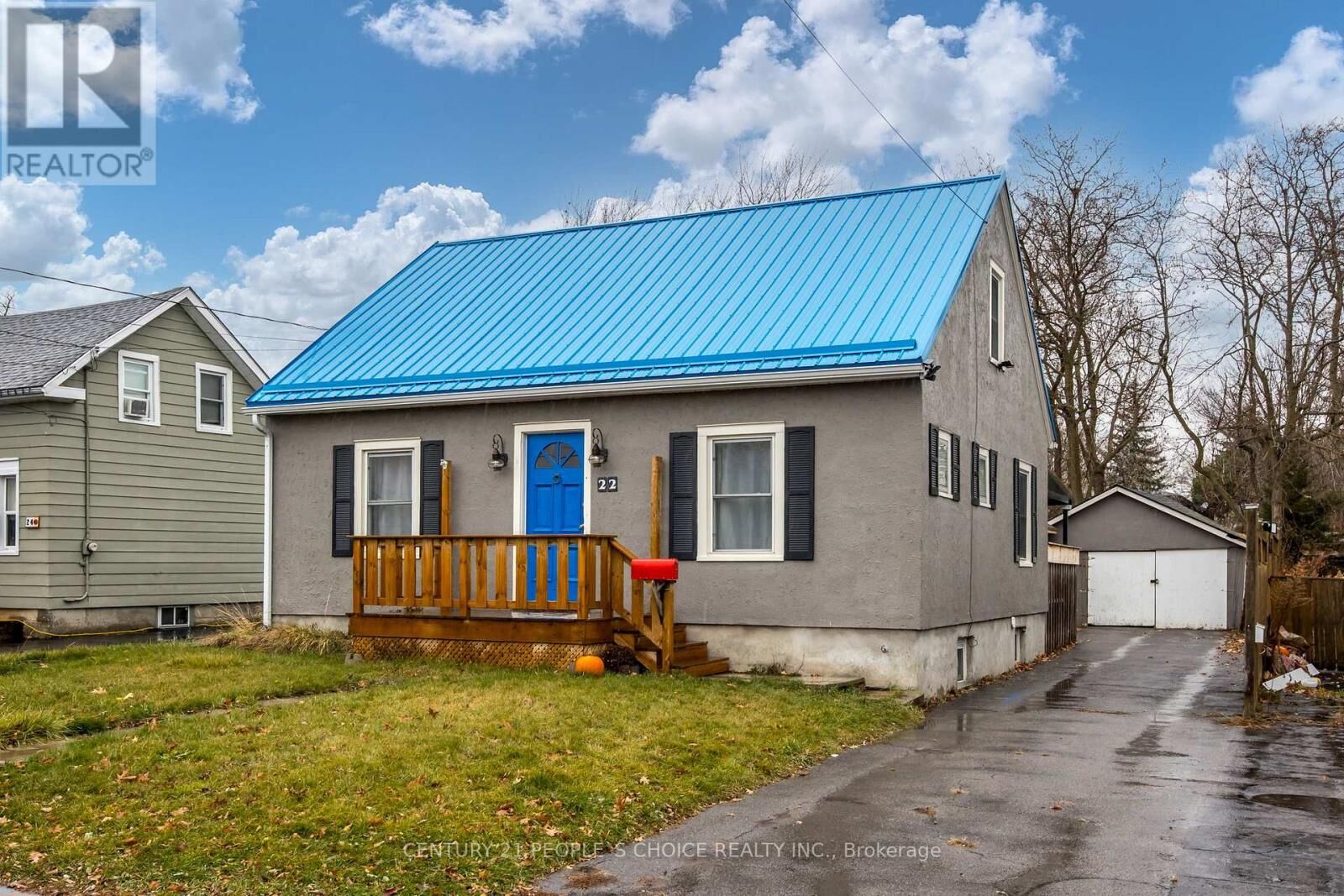 Property Photo:  22 Parker Street  ON K8P 1C8 