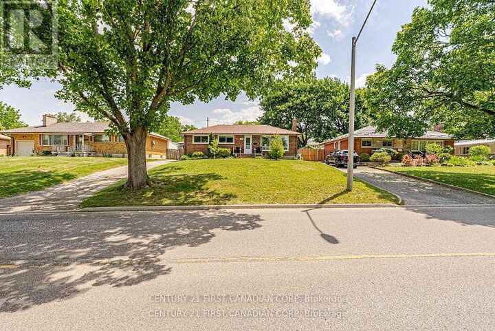 Property Photo:  212 King Edward Avenue  ON N5Z 3T7 