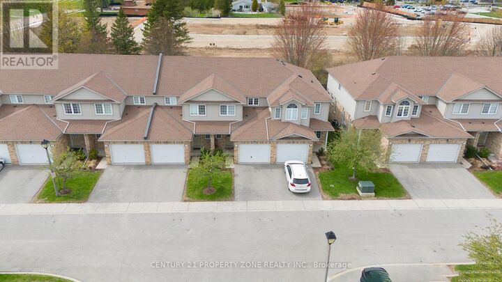 Property Photo: 210 Dawn Avenue 35 ON N1G 5L5