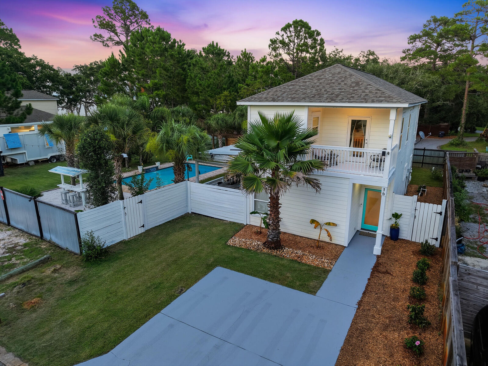Property Photo: 16 Pine Tree Way FL 32459