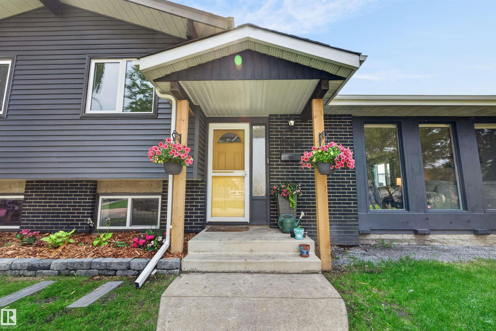 Property Photo:  9410 80 Street  AB T8L 3P8 