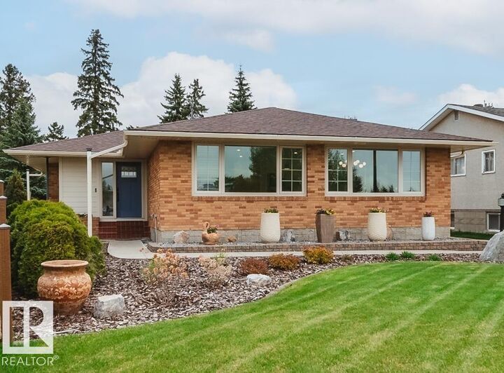 Property Photo: 5431 113A Street NW AB T6H 1A4