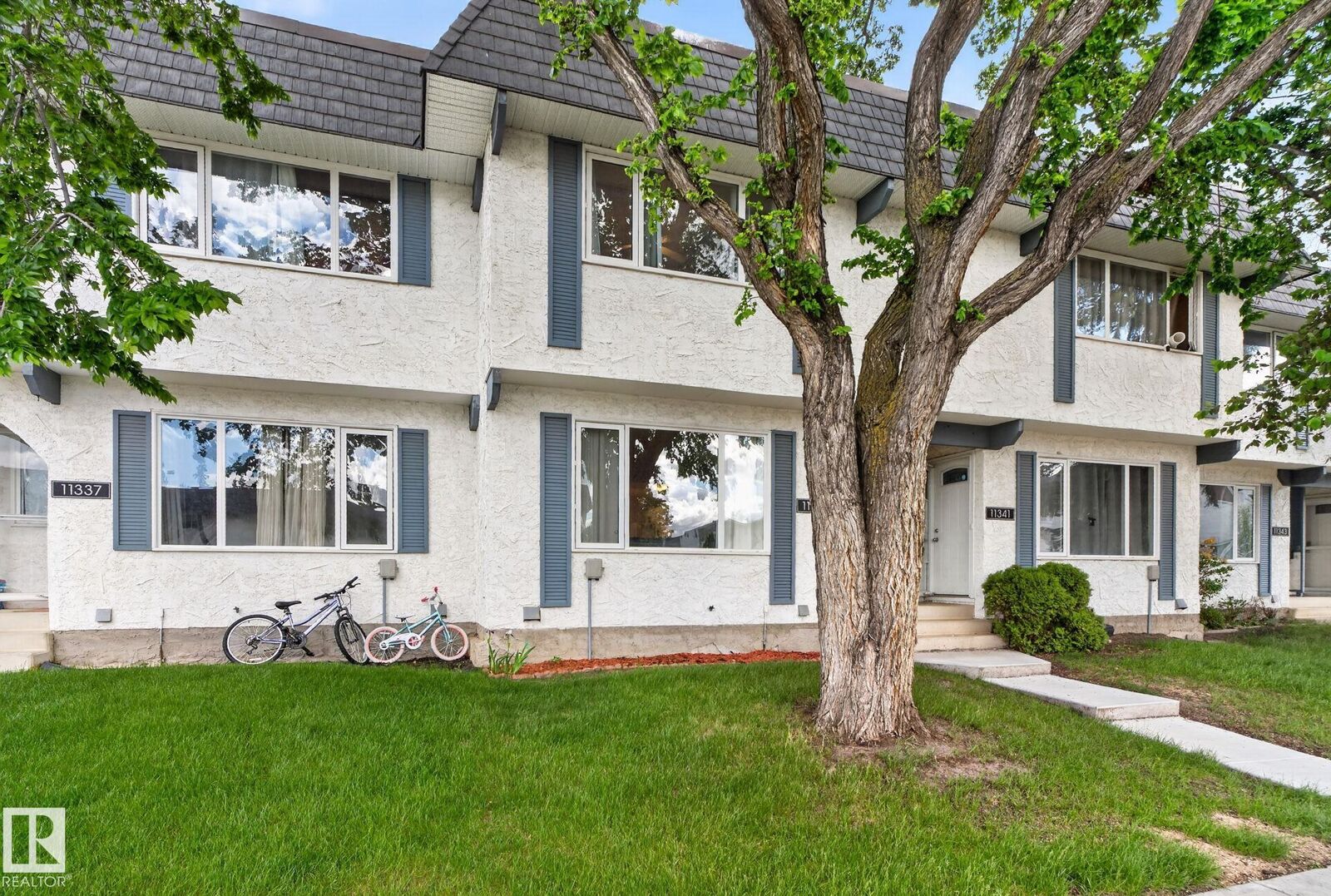 Property Photo:  11339 22 Avenue NW  AB T6J 4V8 