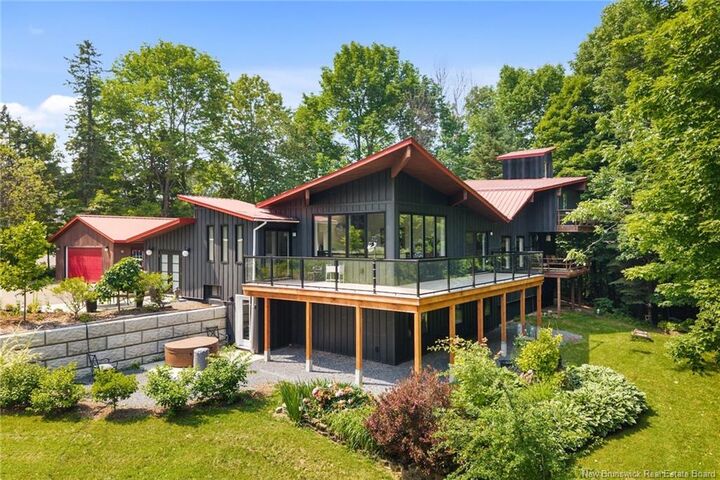 329 Riverview Drive — photo 1