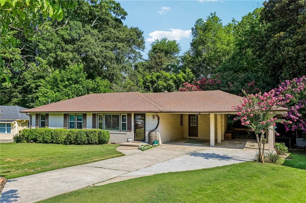 Property Photo: 2410 Arrow Circle GA 30341