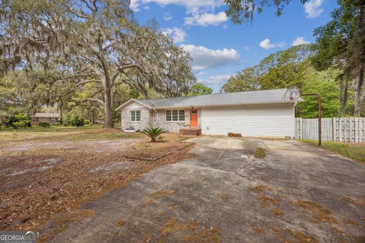Property Photo:  303 Mahan Street  GA 31558 