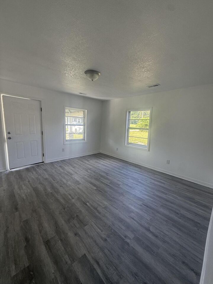 Property Photo:  617 Ehrich Avenue  AL 35740 