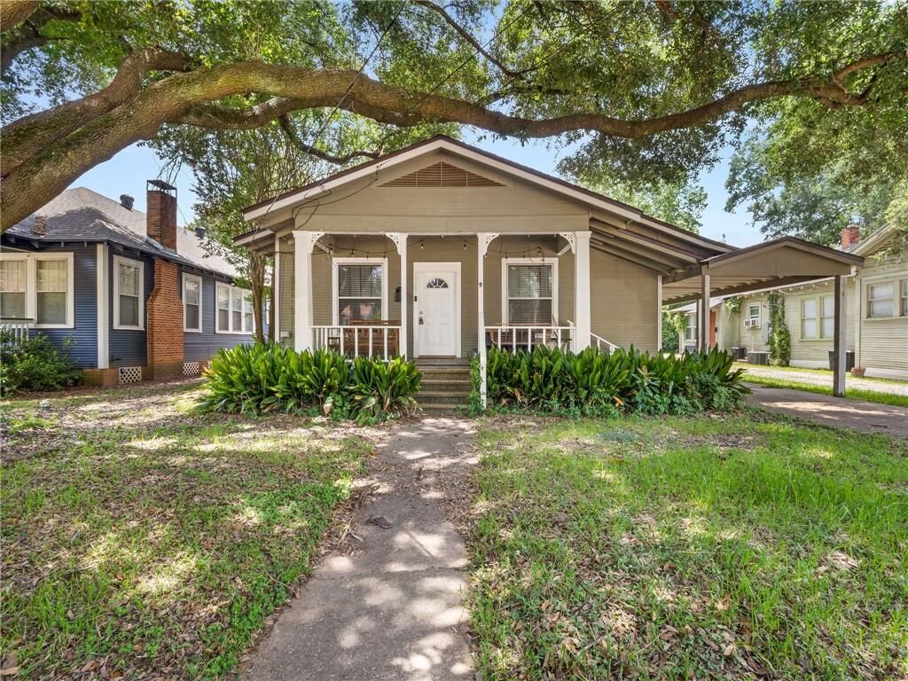 Property Photo:  2303 Myrtle Street  LA 71301 