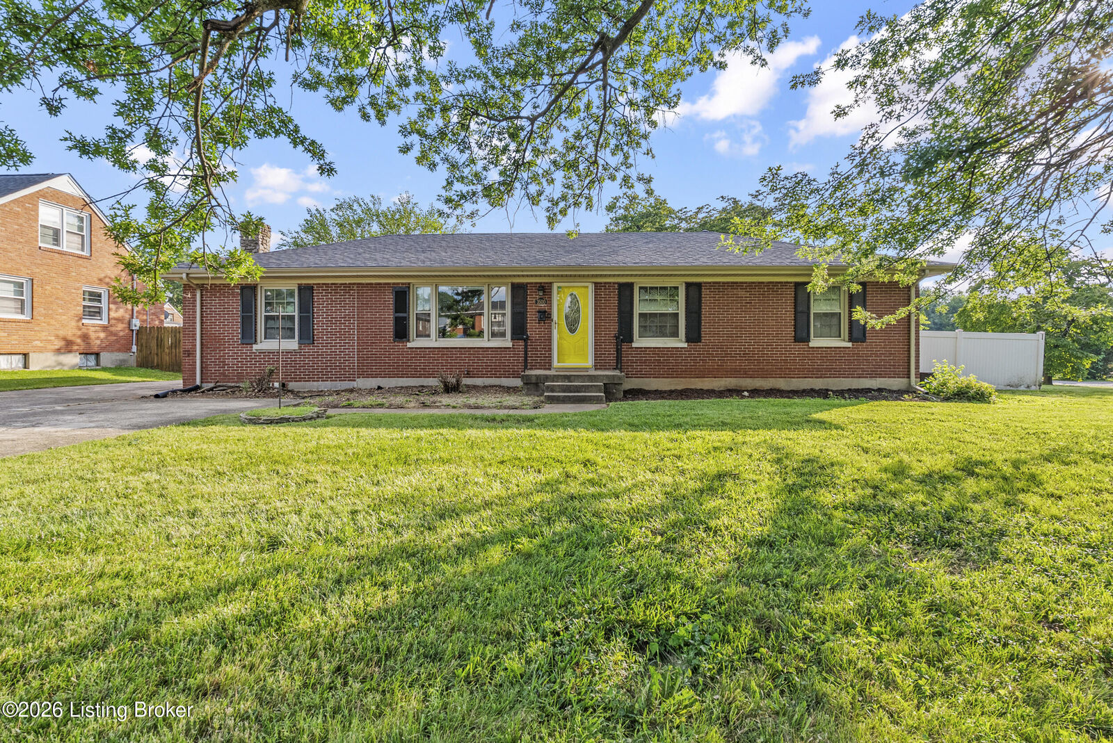 Property Photo: 3500 Tyrone Dr KY 40218