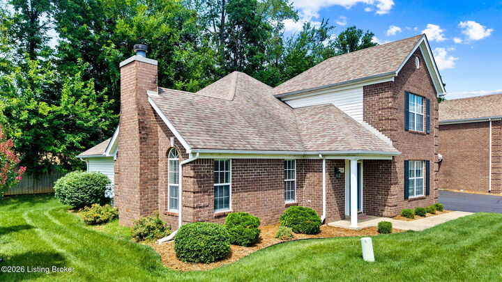Property Photo:  1708 Eagle Nest Way  KY 40222 