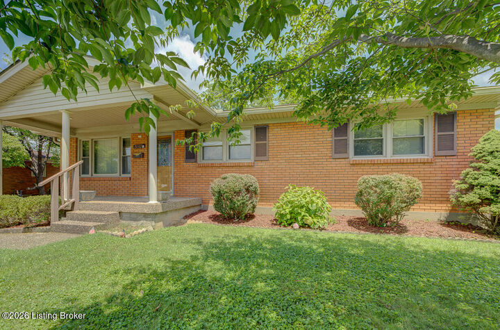 Property Photo: 5309 Barnes Dr KY 40219
