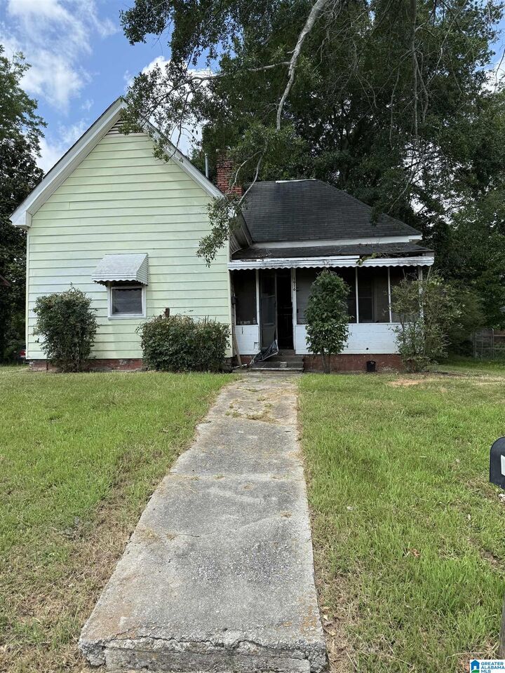 Property Photo: 1916 Mulberry Avenue AL 36201