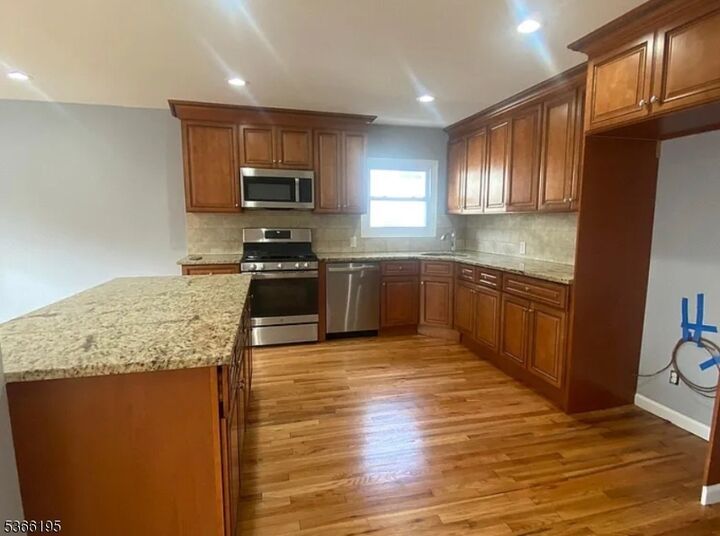 Property Photo:  2089 Galloping Hill Rd 1  NJ 07083 