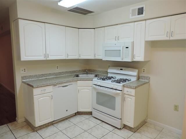 Property Photo:  524-526 4th St 13  NJ 07087 