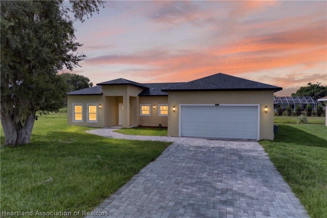 Property Photo: 6741 Heavitree Drive FL 33876