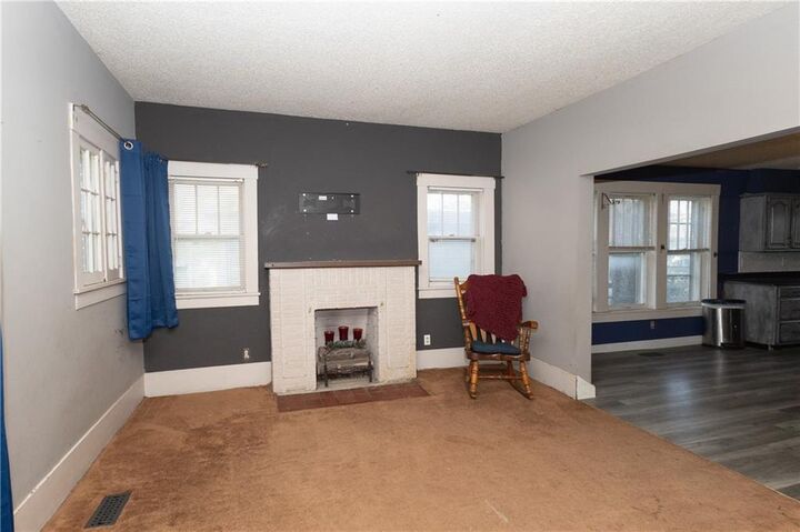 Property Photo: 304 E 4th Street KS 67335