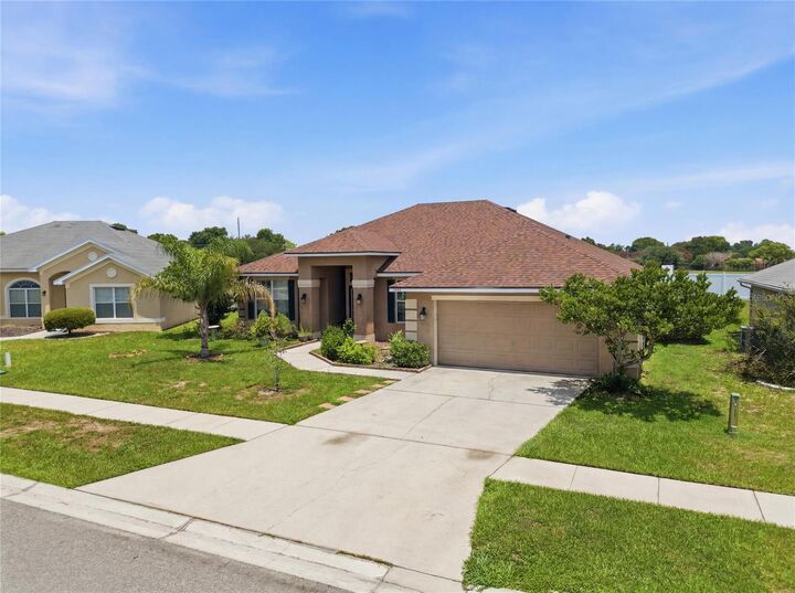 Property Photo: 1097 Normandy Heights Circle FL 33880