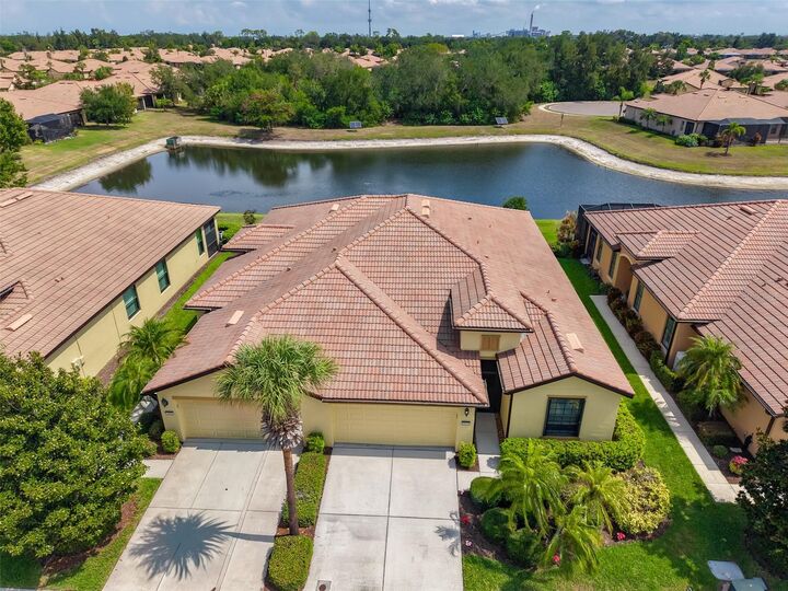 Property Photo:  5618 Sunset Falls Drive  FL 33572 