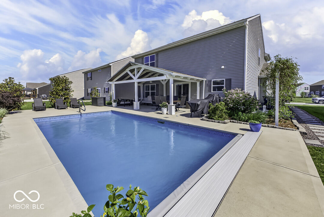 Property Photo:  886 Starflower Trace  IN 46143 