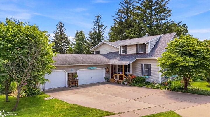 Property Photo:  2057 Sunnyside Avenue  IA 52601 