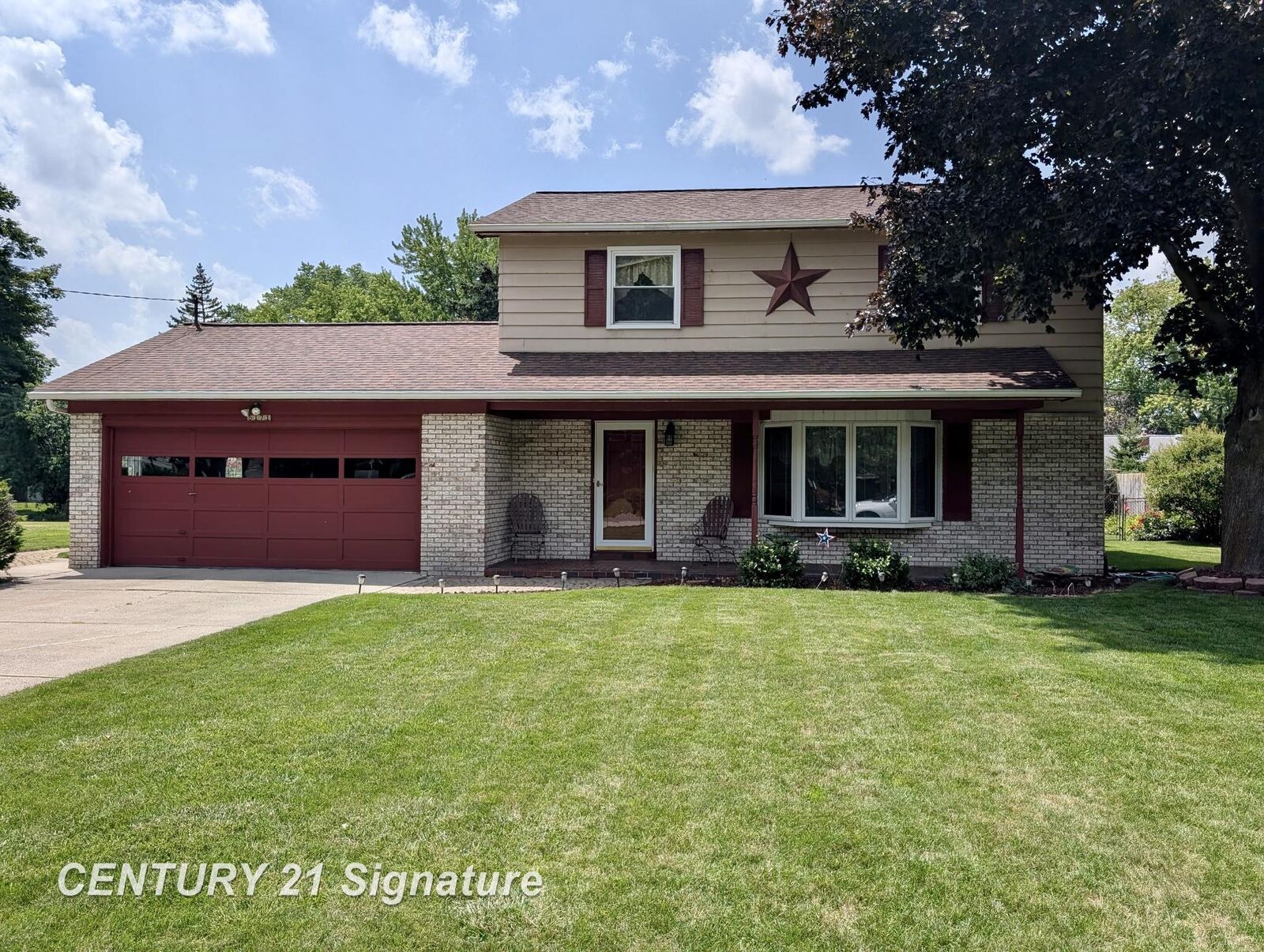 Property Photo: 5171 Kenora Drive MI 48604