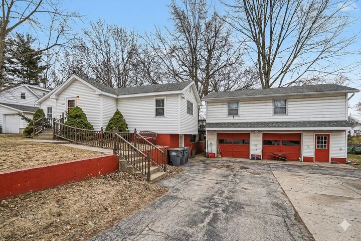 Property Photo: 2854 Oak Street MI 49127