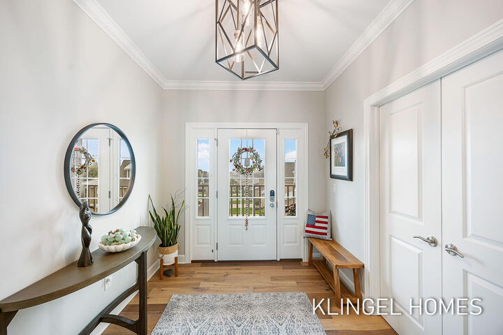 Property Photo: 930 W Savidge Street MI 49456